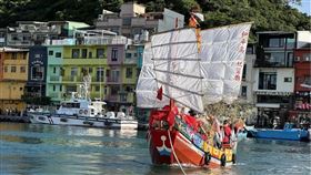 ▲海上遊江。（圖／翻攝自和平島社靈廟粉絲專頁）