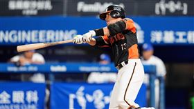 ▲統一獅老將陳鏞基開轟。（圖／統一獅提供）