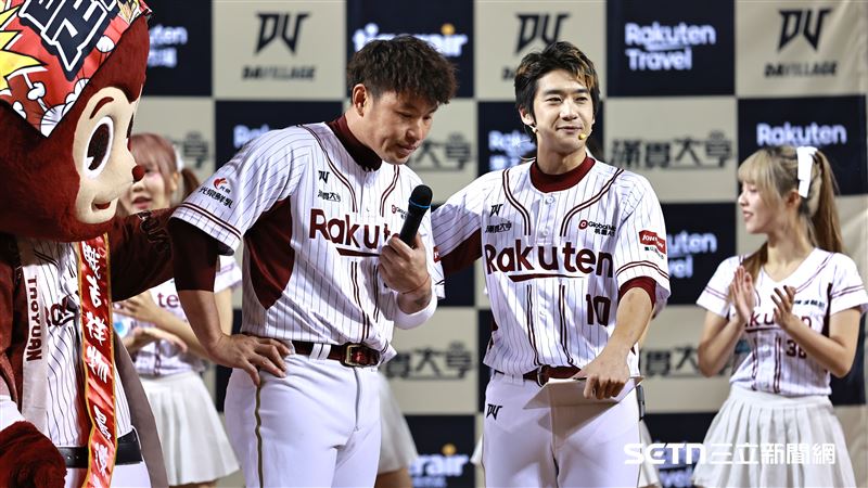 樂天桃猿指定打擊林泓育獲選單場MVP，致詞一度哽咽。（圖／記者劉彥池攝影）