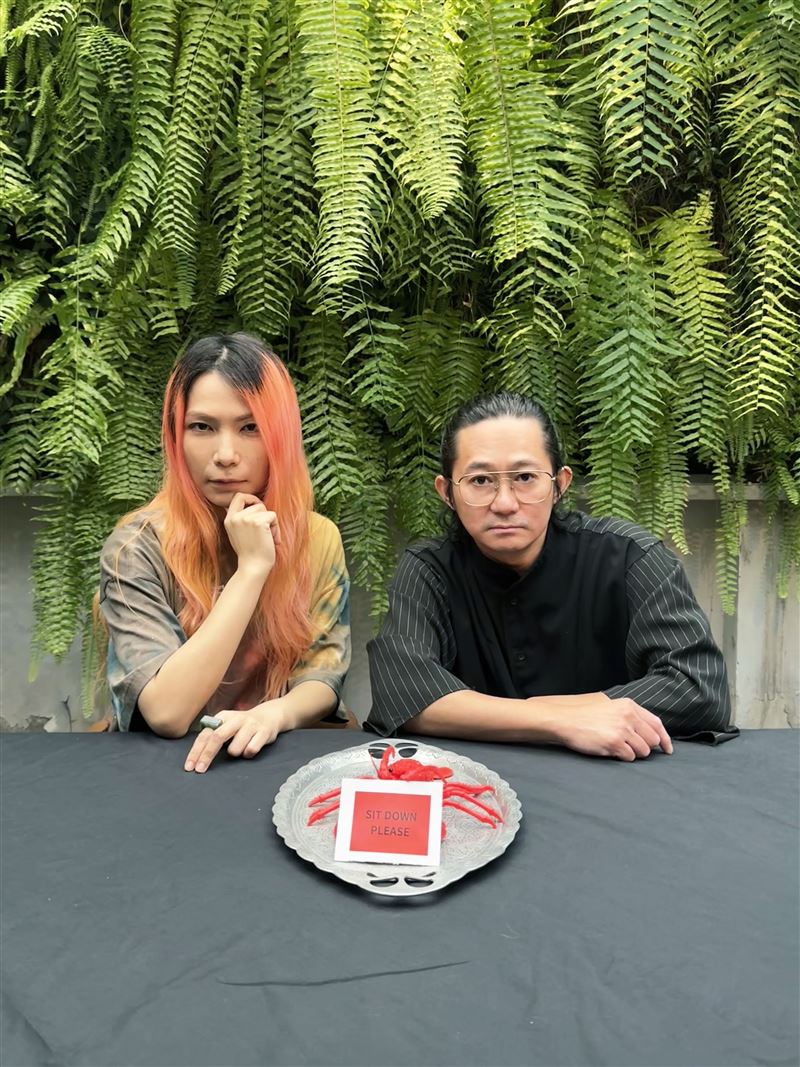 Tizzy Bac復刻《與龍共舞》名場面。(圖/相信音樂提供)