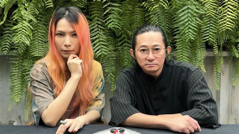 Tizzy Bac致敬與龍共舞 巡演端龍蝦大餐