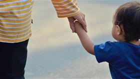 ▲國泰投信特別針對不同型態的爸爸，設計出專屬ETF投資清單，讓爸爸的資產配置更貼近生活需求。（示意圖／PIXABAY） 