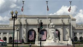 華府聯邦車站美國總統川普派國民兵進駐華府維護治安，再次凸顯首都華府地位特殊、無權管轄當地國民兵的政治現實。圖為華府聯邦車站。中央社記者鍾佑貞華盛頓攝 114年8月14日