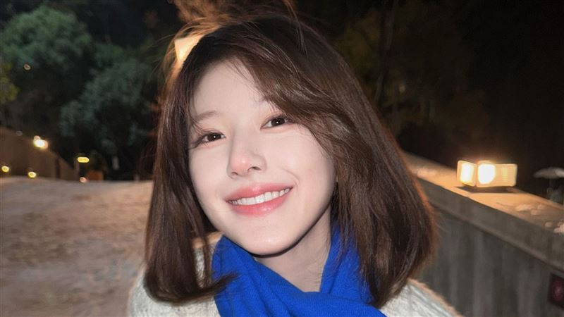 才說不接業配 趙露思直播手機對話露餡了