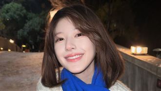 才說不接業配　趙露思直播手機對話露餡了