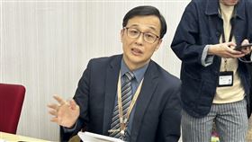 對於「找錢摸食物」恐罰2億新規，姜至剛提出「輔導先行 合作提升，發揮創意 食安共好」16字箴言。（圖／記者簡浩正攝影）