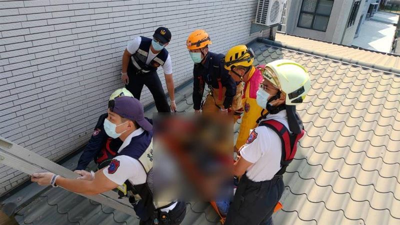 林男在休息室內埋伏，等到洪姓同事進入該處後隨即將對方活活打死。（圖／翻攝畫面）