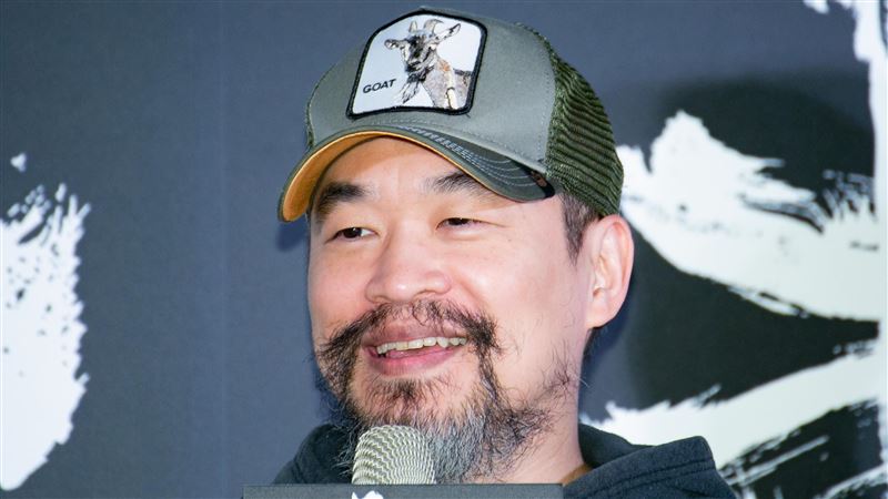 外界日前濫傳陶朱隱園17樓神秘買家為黃立成，引出本人以經典台詞「Uncle村幾枝懶覺，買三小旋轉大樓」回復，如今事實證明，是吳姓女性外國人以無貸款方式購入。（圖／記者楊澍攝影）