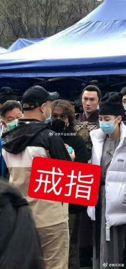 網友挖出該男子過往行徑，經常騷擾女藝人。（圖／翻攝自微博）