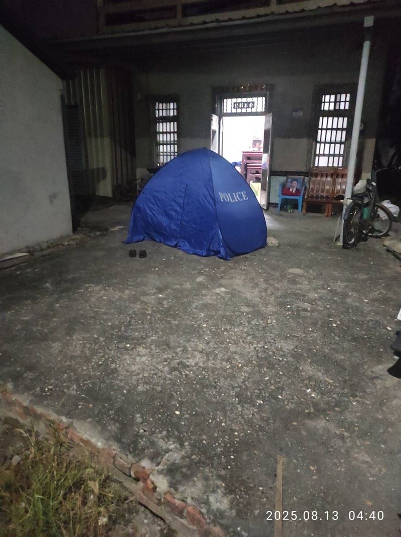 林姓阿嬤倒臥在三合院外的庭院不治。（圖／翻攝畫面）