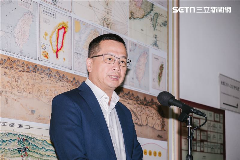 羅智強稱，在卓榮泰鬆口普發現金後，「青鳥大量暴斃，死了一片」。（圖／記者楊士誼攝影）