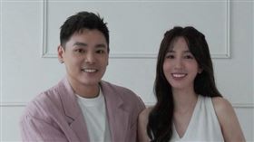 愛雅與圈外人老公結婚3年宣布懷孕(圖/翻攝臉書)
