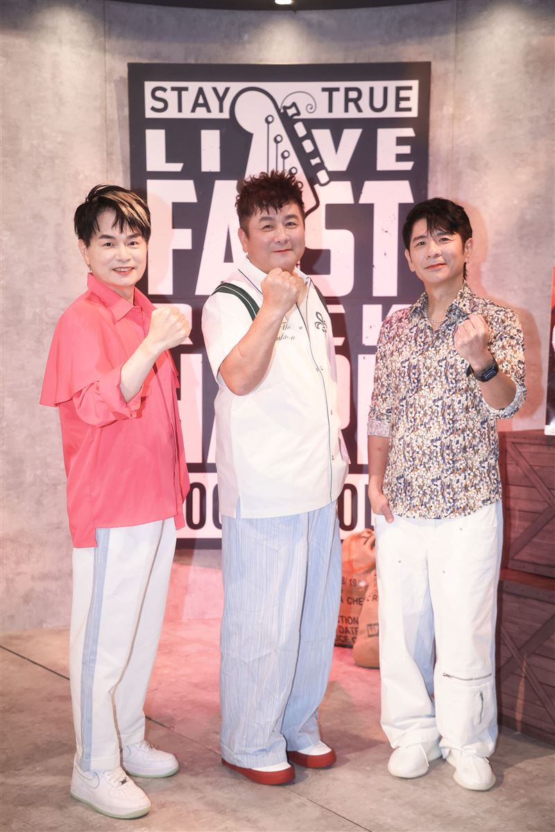 （左起）荒山亮、劉家榮、李明洋宣布三冠王說唱SHOW將在台中登場。（圖／瑞揚創意提供）