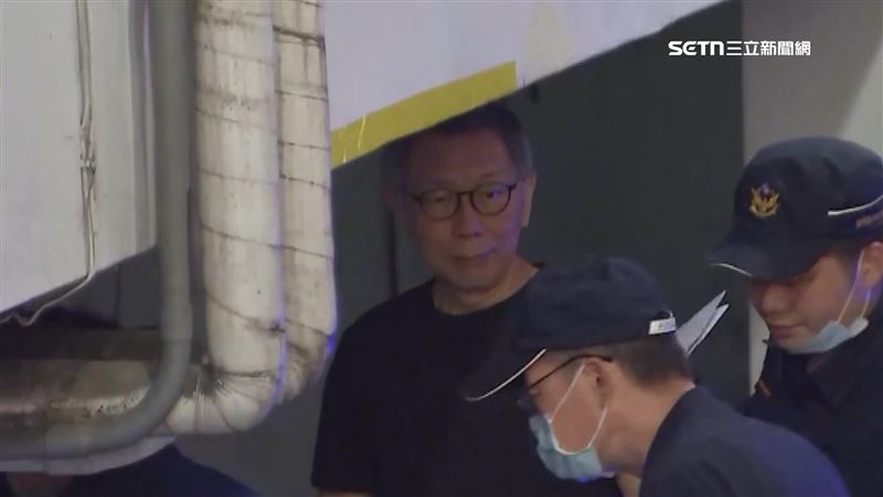 柯文哲14日出庭一改先前在庭上嗆檢察官的態度，反而是要法官好好思考有沒有繼續羈押他的必要