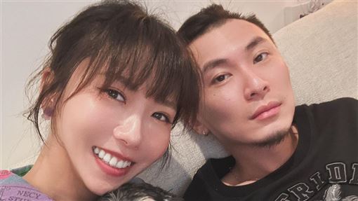 大牙震撼宣布離婚　深夜突轉發感情雞湯文