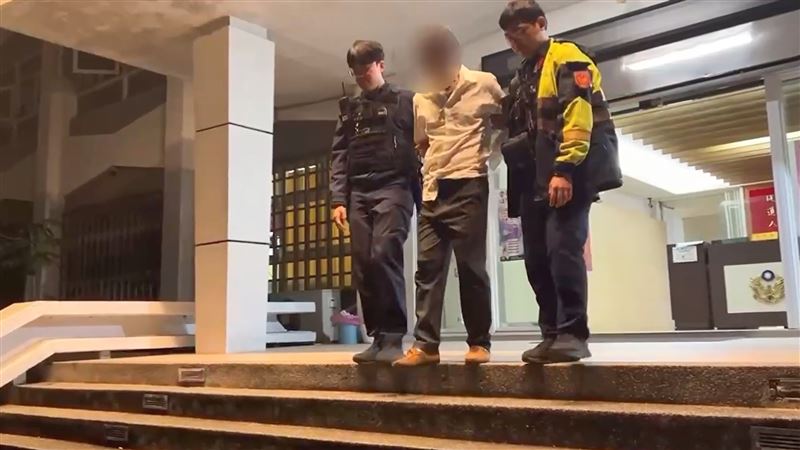 周男被警方依殺人罪移送。（圖／翻攝畫面）
