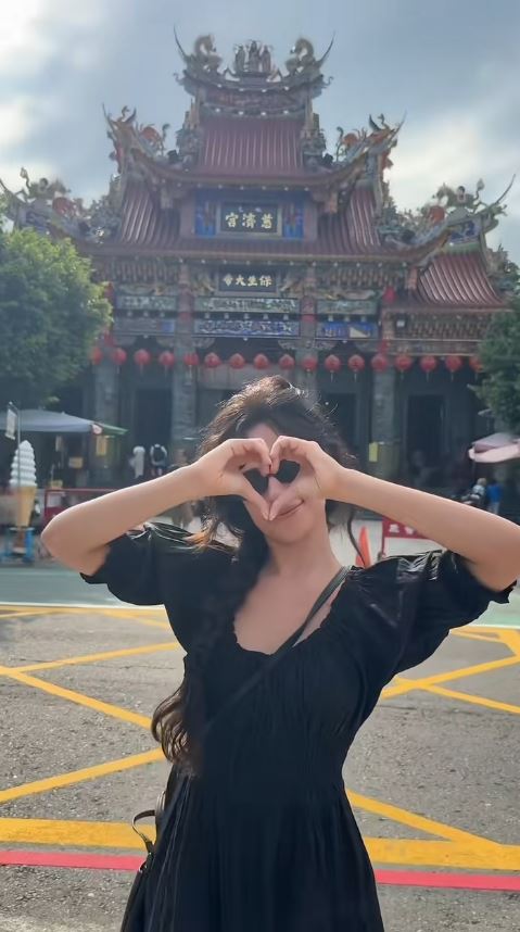 卡蜜拉來到高雄逛了不少知名景點。（圖／翻攝自TIKTOK @Camila Cabello）