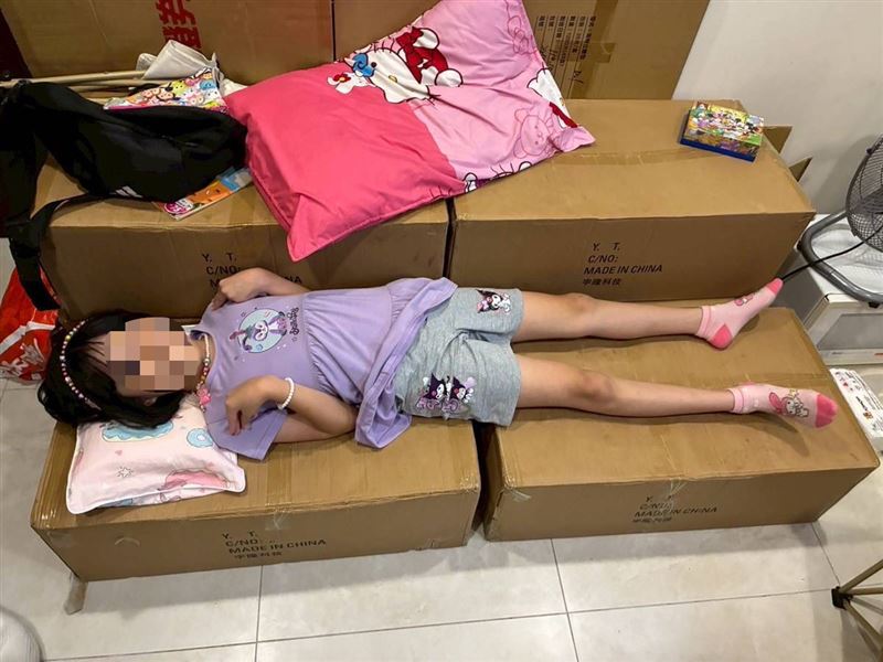 單親媽帶3女省吃儉用多年積蓄救命錢，一夕遭詐騙集團騙光，痛苦無語問蒼天。（圖／《愛的延續公益協會》提供）
