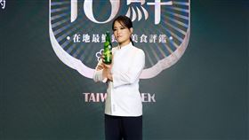 《黑白大廚》鄭智善擔任「18鮮」評鑑大使，發掘最鮮台灣味。（圖／台灣啤酒提供）