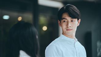 拍戲時互相叫起床！男星認變「老夫老妻」