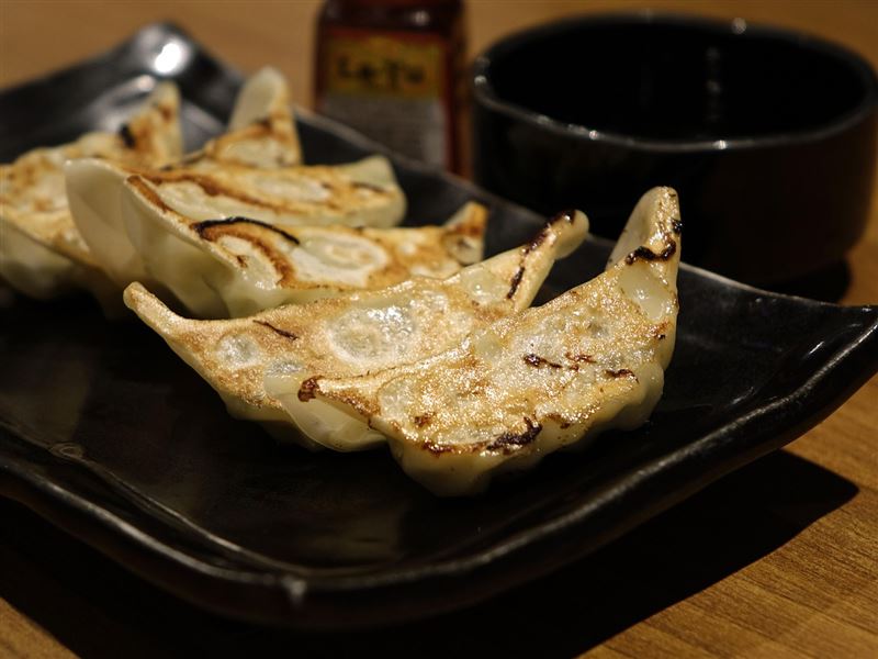 鍋貼、小籠包等包餡美食，高鹽又高熱量，吃多恐增加腎臟負擔。（示意圖／PIXABAY）