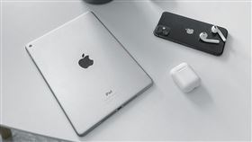 返校日！果粉必收，手機平板開學價iPhone 16 Pro Max折5,210元。（圖／品牌業者提供）