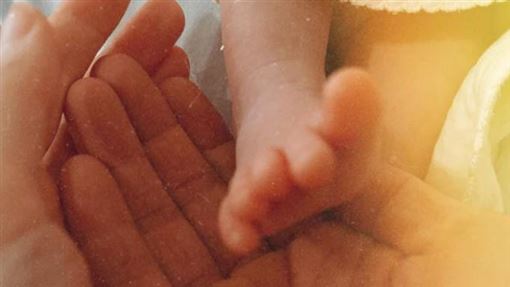 許瑋甯生了！曬一家3口合照　演藝圈狂賀