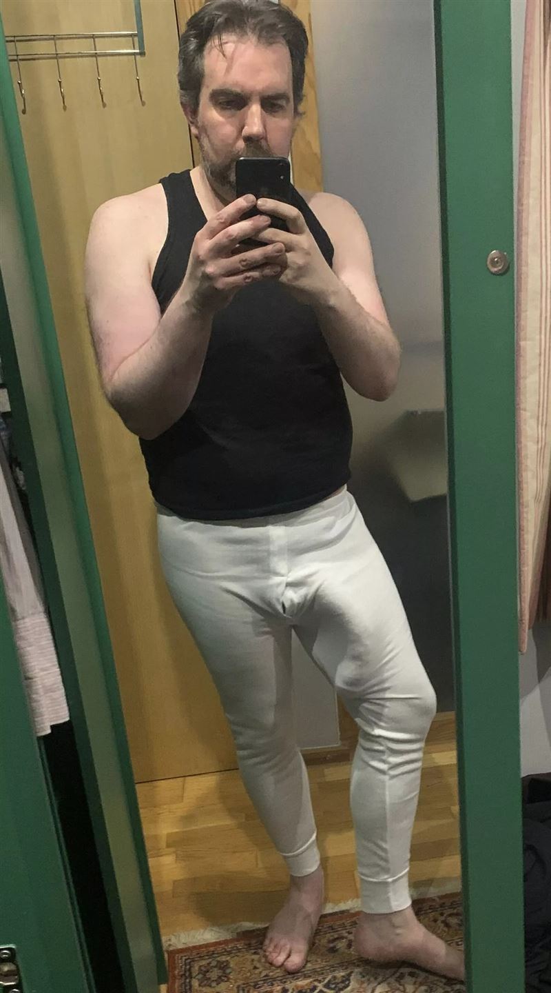 擁37公分「世界最長命根子！」男洗澡看不到腳　滑倒摔斷手臂骨折