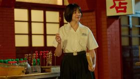 蔡祥緊接著拍攝當天外景，被冷到鼻水不停流。(圖／台視提供）