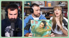 泰勒絲在Podcast節目「新高度」（New Heights）公開新專輯最新消息。（圖／翻攝自New Heights YouTube） 