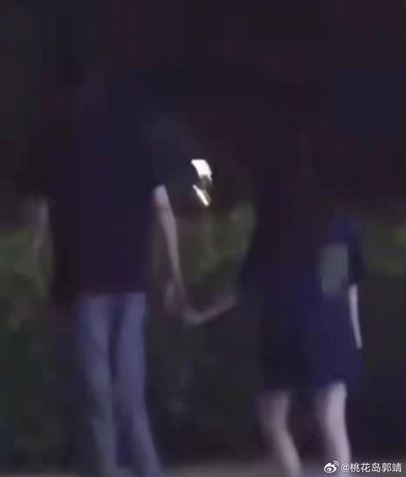 狗仔爆料胡一天的助理曾帶該女子去看醫生，疑似替他照顧女友。（圖／翻攝自微博）