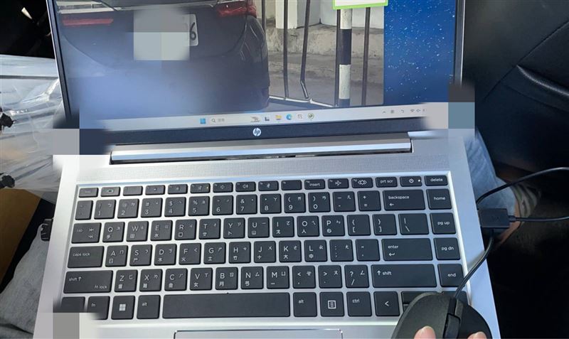 車牌辨識系統發現游男的欠稅車。（圖／翻攝畫面）