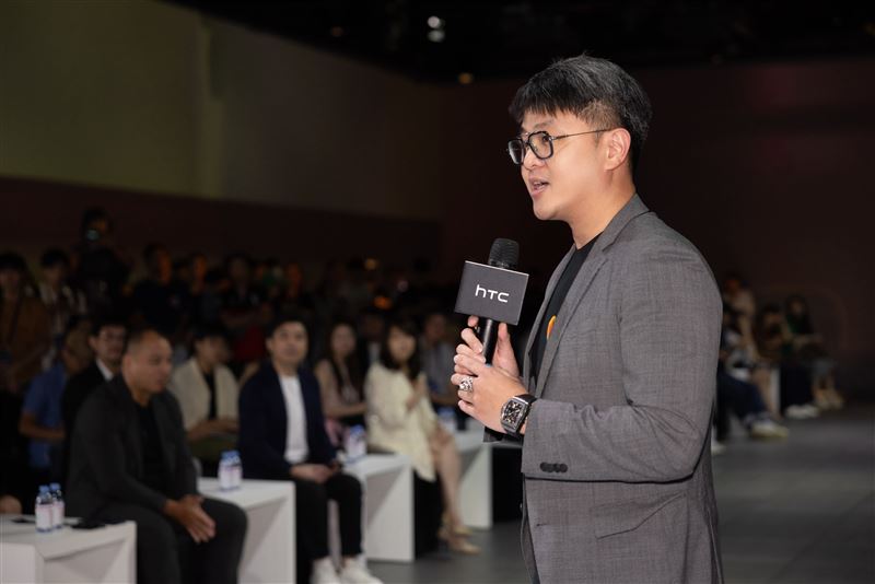 台灣大個人用戶事業商務長林東閔表示，此次與HTC強強聯手帶來的VIVE Eagle AI眼鏡，搭配台灣大高速5G行動網路與「OP響樂生活」一站式服務，大幅提升用戶日常生活與工作效率