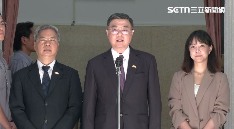 卓榮泰赴立法院提出「新世代打擊詐欺策略行動綱領2.0執行成效」專案報告並備質詢前受訪。（圖／翻攝畫面）