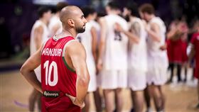 黎巴嫩整場最多領先達22分，但最後卻反以4分差敗給紐西蘭，加上雙方罰球是懸殊的6比25，許多黎巴嫩球迷留言怒喊裁判不公。（圖／翻攝自FIBA官網）