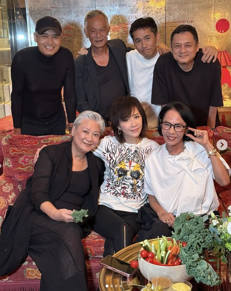 劉嘉玲分享老朋友聚餐照，含金量超高。（圖／翻攝自IG）