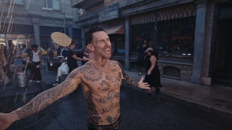 魔力紅睽違4年回來了　亞當全脫大秀身材