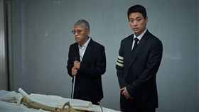 《醜得要命》劇中發現失蹤40年的母親骸骨。（圖／壹壹喜喜提供） 