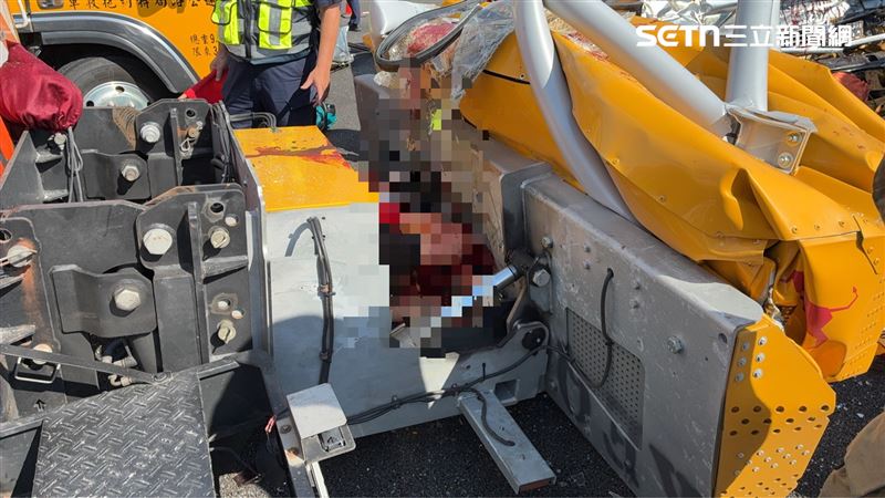 廂型車撞上工程車，嘉義某國中棒球隊8人傷送醫