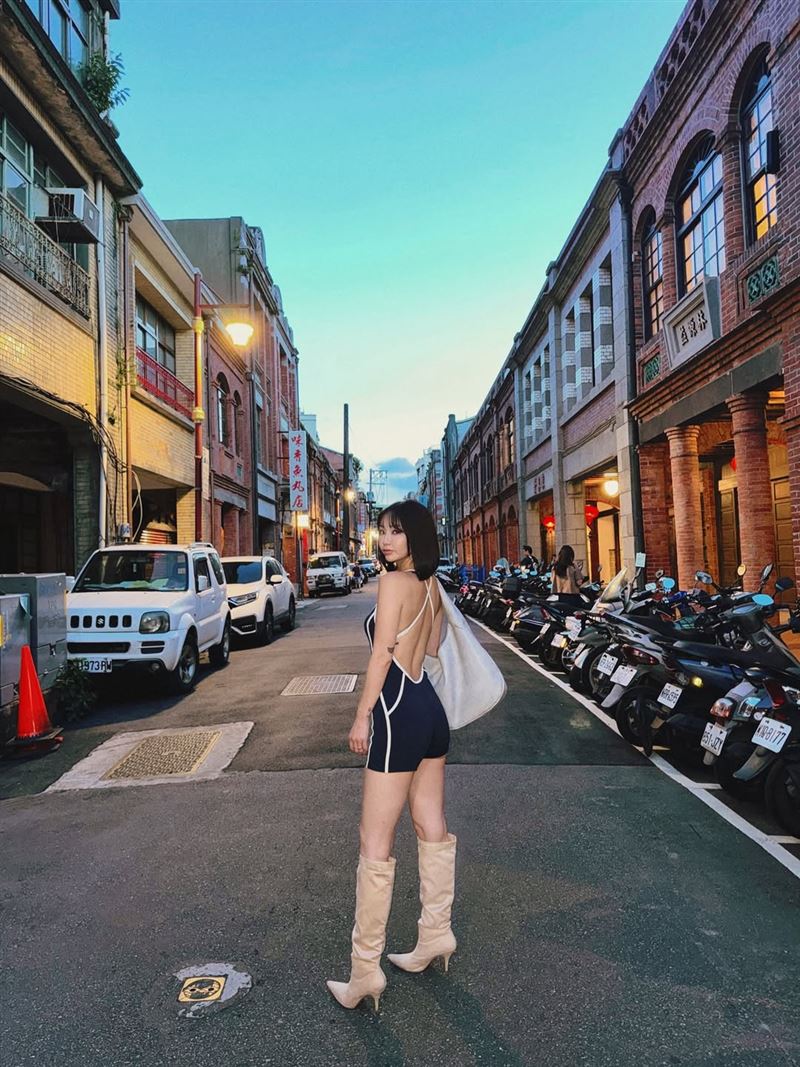 陳芳語在大稻埕拍攝不少美照。（圖／翻攝自IG @lekimberleyy）