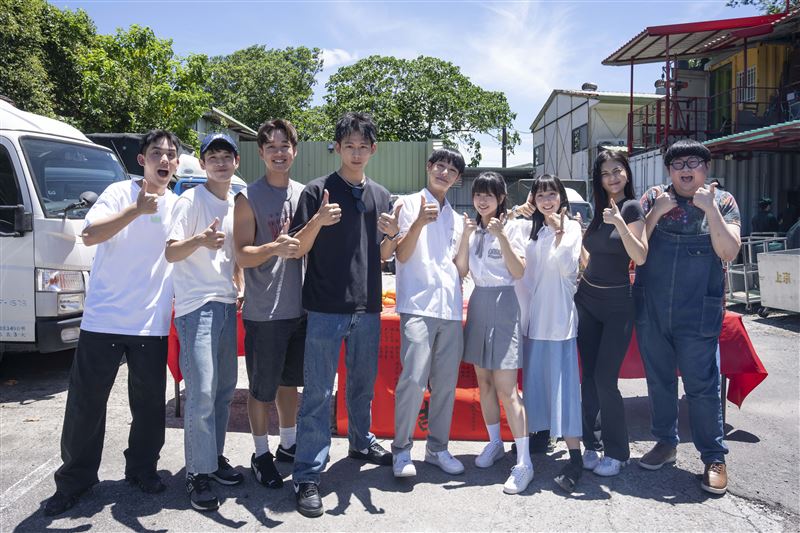 《影集《夜半11點學校見》主要演員蔡振廷(左起)、張豐豪、趙崇喆、吳念軒、劉修甫等。（圖／三匠影視提供）