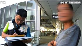 捷運,手扶梯,緊急停機鈕,亂按,手癢,台中,開罰（圖／翻攝畫面）