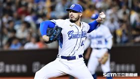 中職36年例行賽，富邦悍將先發投手魔力藍。（圖／記者劉彥池攝影）