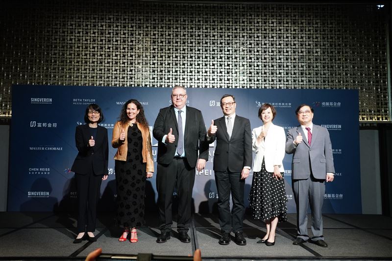 臺灣10月轟動世界！指揮巨星杜達美，睽違31年重返臺北國家音樂廳。（圖／牛耳藝術提供）
