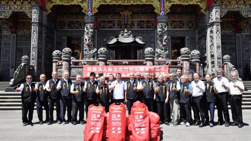 林口竹林山觀音寺樂捐消防設備，守護救災力。（圖／翻攝畫面）