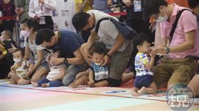 政府興建管理的公辦社宅屋況新，北市雙寶家庭具「優先戶」資格，享租金打6折。(圖/鏡週刊)