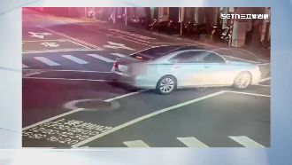 救護車路口猛撞轎車！波及單車騎士6人傷