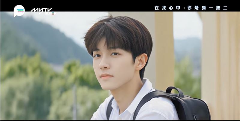 「A.I生成偶像劇」男主角帥氣外型但非真人。（圖／翻攝自TVB臉書）