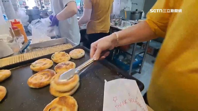 蔥價飆漲！基隆蔥油餅老店「放假」抗漲