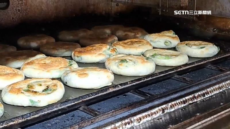基隆周家蔥油餅因菜價不合理閉店抗議